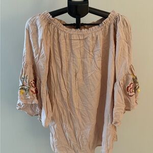 NWT Feathers Women’s Blush Embroidered Bohemian Blouse Medium